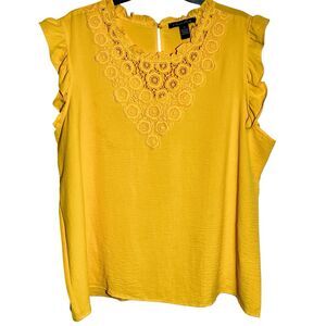 A Love Story  Yellow Sleeveless Top Size 2x Crochet Inset Polyester